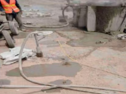 白水水泥混凝土路面板底注浆技术 路面脱空注浆整治方案